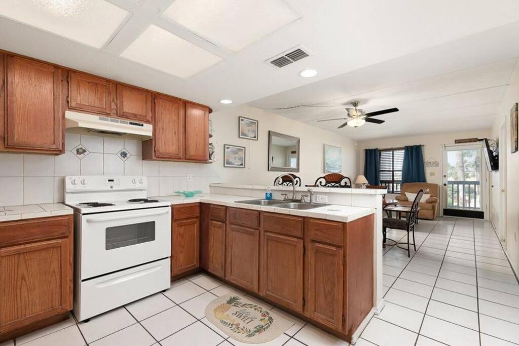 2 Bed 2 Bath Condo By Beach With Resort Pool South Padre Island Εξωτερικό φωτογραφία
